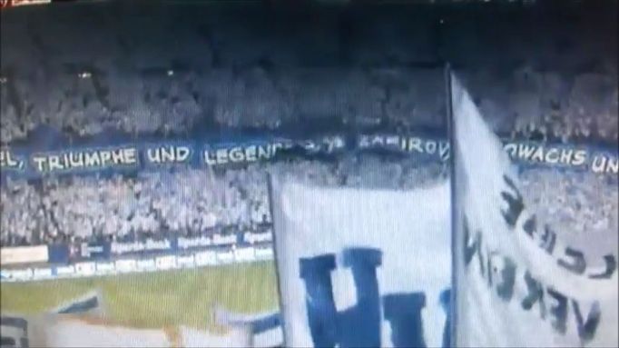 Choreo v utkání Bundesligy mezi Hamburhem a Hannoverem.