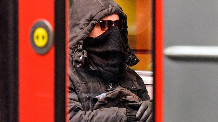 Roušky v metru smysl mají, ale klimatizace v MHD virus nešíří, říká hygienička