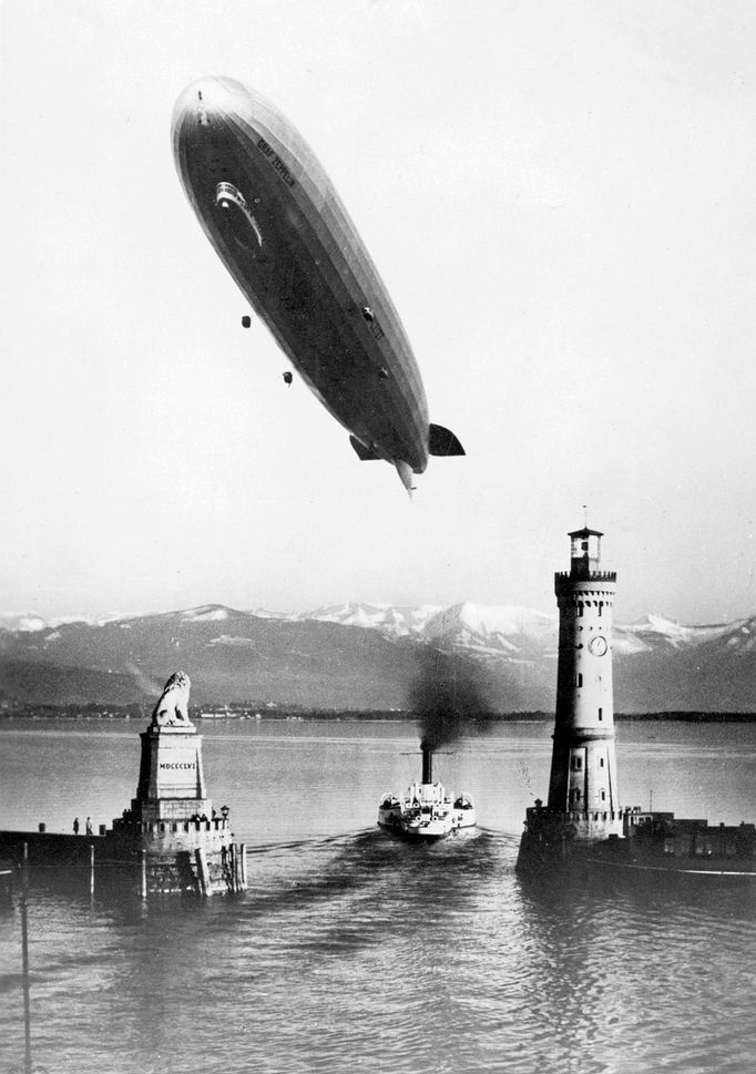 Před 90. lety absolvovala svůj první let německá vzducholoď LZ 127 Graf Zeppelin (18. 9. 1928), která byla následně uvedena do oficiálního provozu 11. října téhož roku.