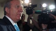 Kouzlo evropských voleb nedávno objevilo i bulharské podsvětí. Do voleb do národního i Evropského parlamentu se zaregistrovalo mnoho kontroverzních podnikatelů podezřelých z napojení na bulharskou mafii. Mezi nimi je i Alexandr Tomov, obviněný z falšování dokumentů a zpronevěry 18 milionů eur. Tomov musel být kvůli registraci do voleb na základě soudního příkazu propuštěn. Pokud bude zvolen, získá poslaneckou imunitu.