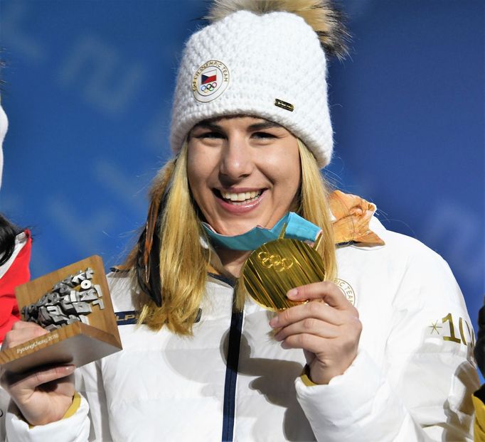 Ester Ledecká se zlatou medailí ze super-G na ZOH 2018