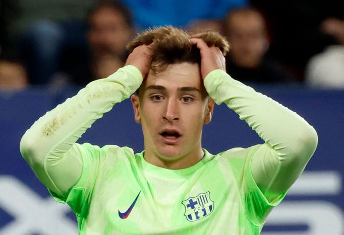 Soccer Football - LaLiga - Osasuna v FC Barcelona - El Sadar Stadium, Pamplona, Spain - September 28, 2024 FC Barcelona's Pablo Torre reacts REUTERS/Vincent West