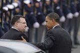 Důležitou osobou byl Forejt i při návštěvě amerického prezidenta Baracka Obamy. Na snímku s ním hovoří na ploše ruzyňského letiště.