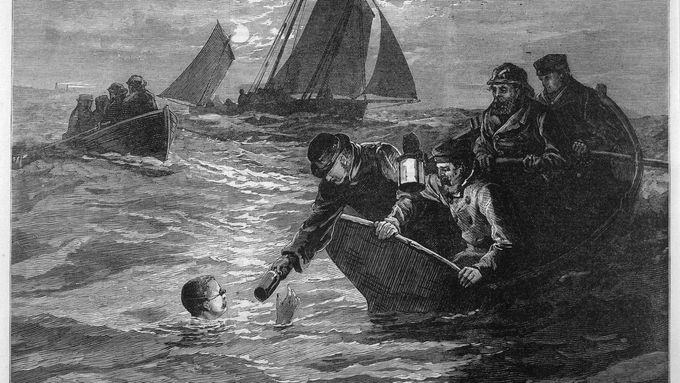 Matthew Webb dostává při zdolávání kanálu La Manche horkou kávu od svého doprovodu, dobová ilustrace.