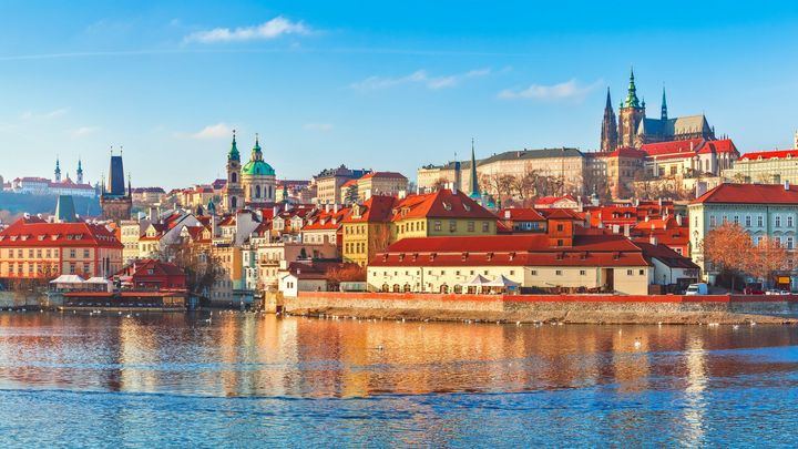 Praha je sedmým nejbohatším regionem EU, vrátila se před Bratislavu