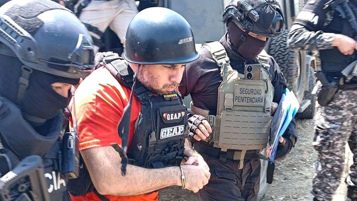 „Fito“ letí do Brooklynu. Drogového bosse dopadli v luxusním bunkru a vydali do USA; Zdroj foto: Fuerzas Armadas de Ecuador