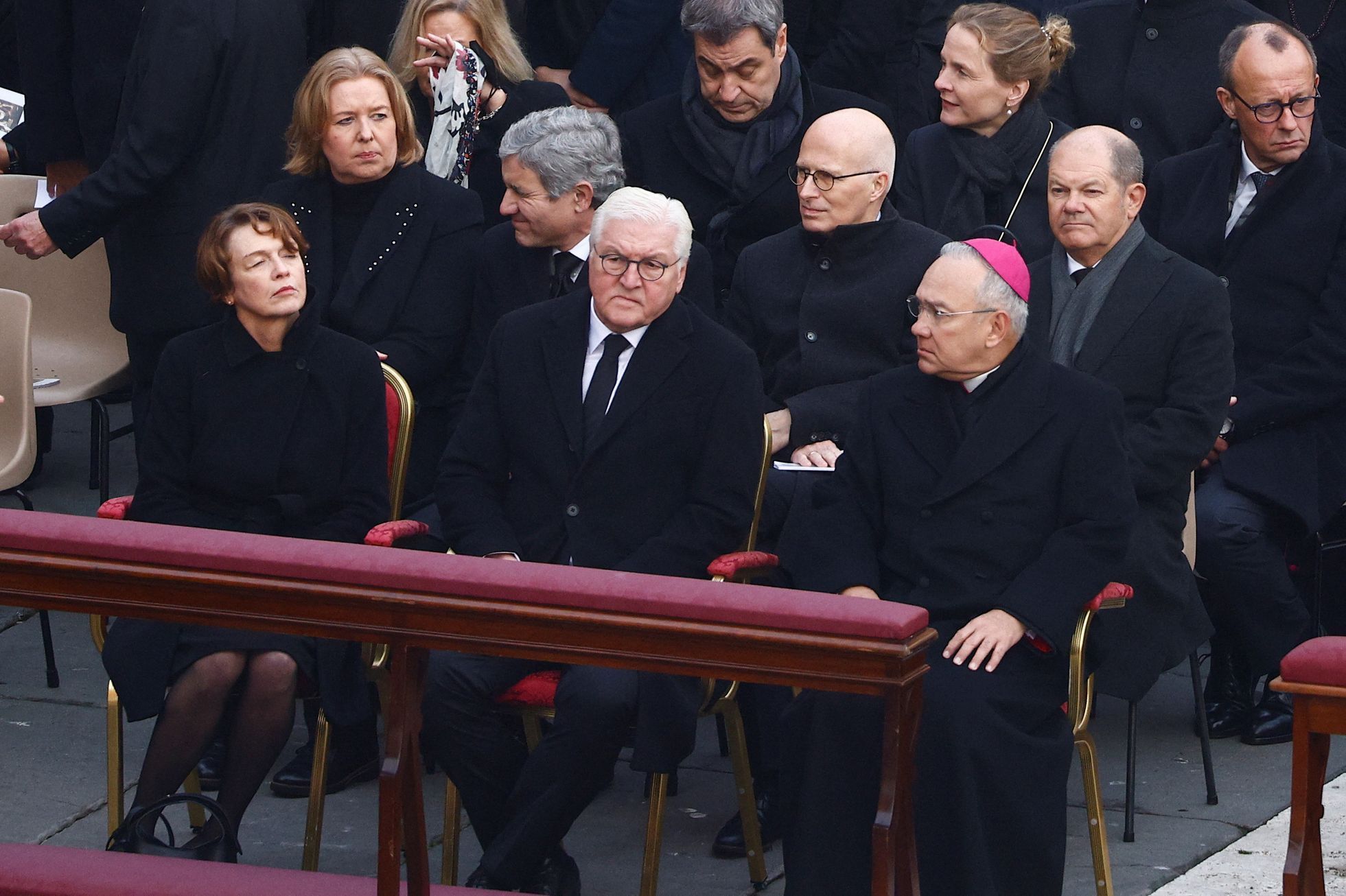 Papež, pohřeb, Vatikán