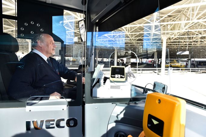 Ústřední autobusové nádraží Zvonařka v Brně zahájilo 1. února 2021 po kompletní rekonstrukci plný provoz.