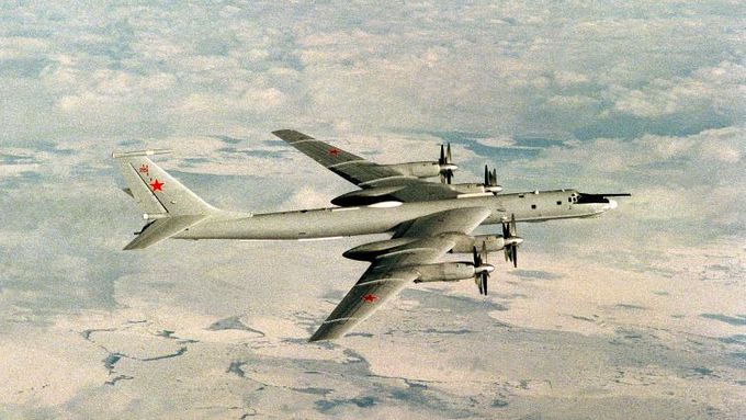 Ruský bombardér TU-95. Ilustrační foto