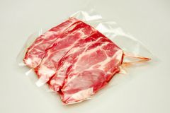 Tuny vepřového z Británie musí pryč z českého trhu, maso není zkontrolované