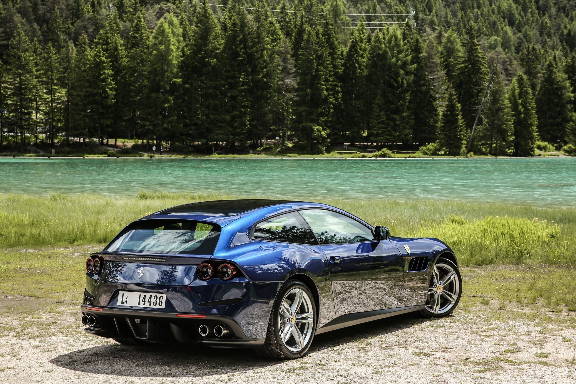 Ferrari GTC4Lusso 2