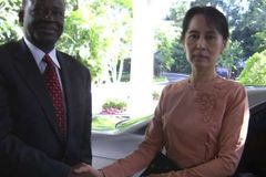 Aun Schan Su Ťij je připravena jednat s juntou