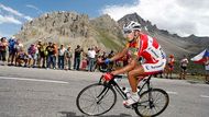 Kolumbijec Juan Mauricio Soler si jede pro vítězství v královské etapě Tour de France, která končila v Brianconu.