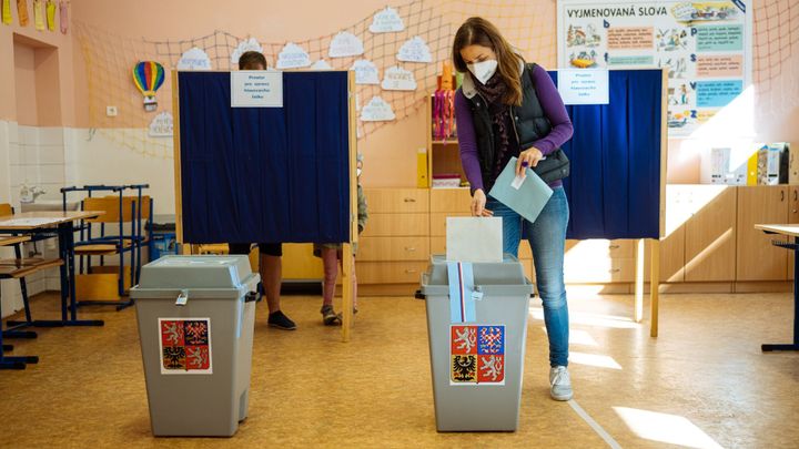 K volbám jen v pátek. Ministerstvo se chystá i kvůli bezpečnosti měnit podobu voleb; Zdroj foto: Lukáš Bíba