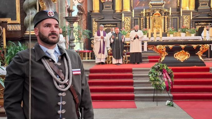 Mše za střeleného aktivistu Charlieho Kirka v Chrámu Matky Boží před Týnem v Praze. Mši odsloužil kardinál Dominik Duka.