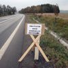 Farmáři rozlili mléko do polí