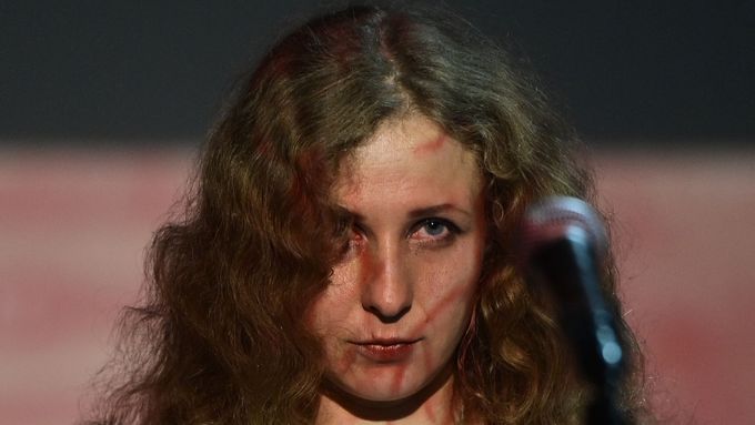 Z nejznámějších členek Pussy Riot v Praze vystoupila jen třiatřicetiletá Marija Aljochinová (na snímku).
