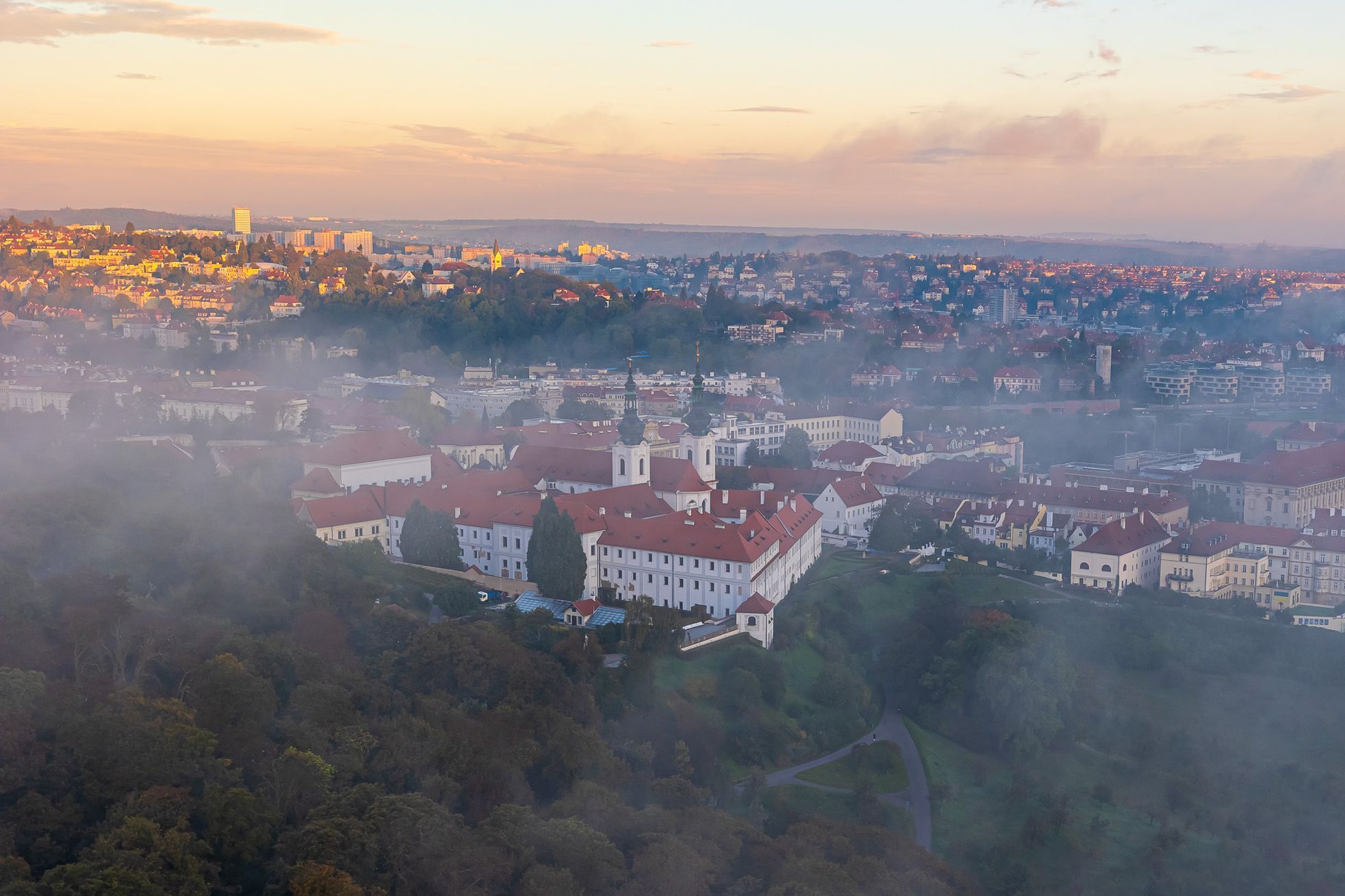 Krása podzimní Prahy na fotografiích Radoslava Vnenčáka