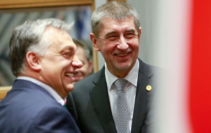 Andrej Babiš a Viktor Orbán na summitu lídrů zemí Evropské unie v Bruselu. - prosinec 2017