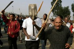 Nepokoje v JAR: prezident poslal do ulic armádu