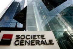 Zisk francouzské Société Générale klesl o 63 procent