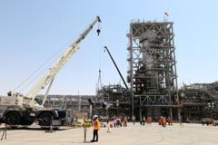 Saúdská Arábie obnovila těžbu ropy na úroveň před útoky, spor s Íránem trvá