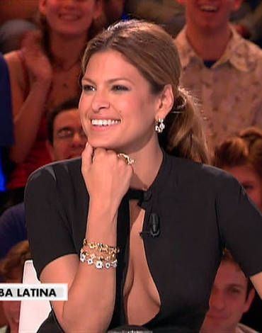 Eva Mendes a její odvážný top.