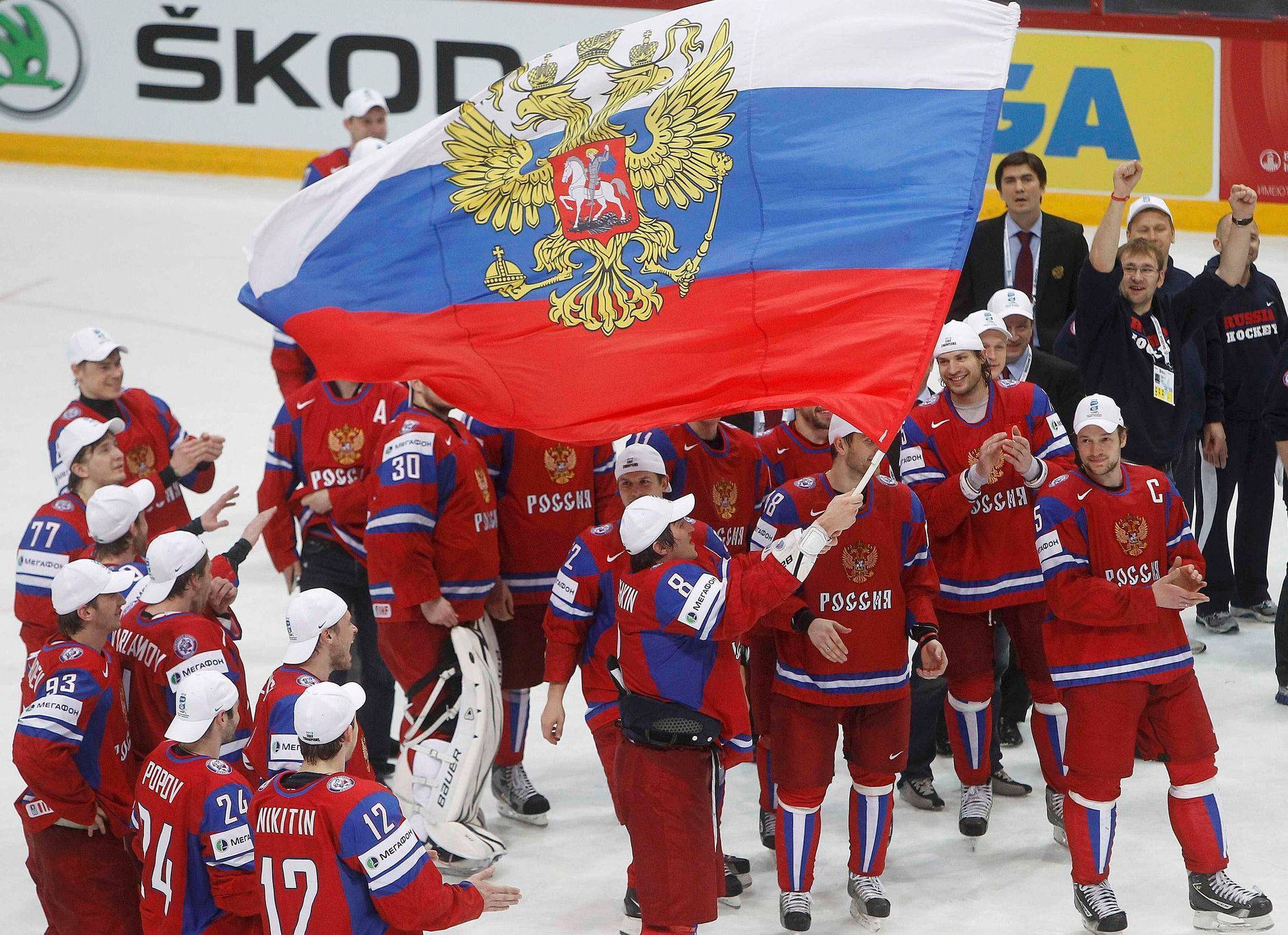 Slavící Rusové po finále MS Rusko - Slovensko