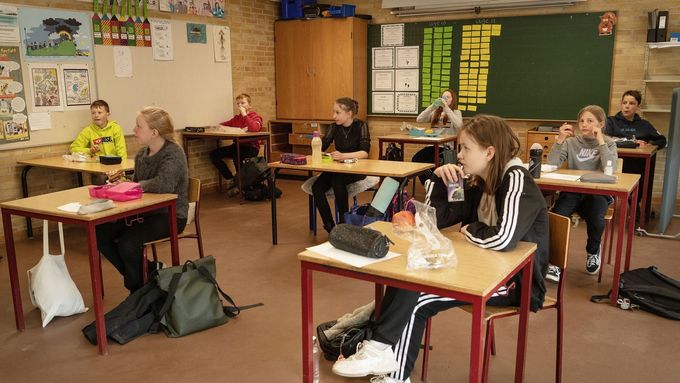 Finští školáci se vrátili do lavic 14. května.