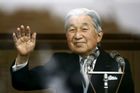 Japonský císař Akihito by mohl za dva roky skončit. Vláda připravuje zákony k abdikaci, píší média