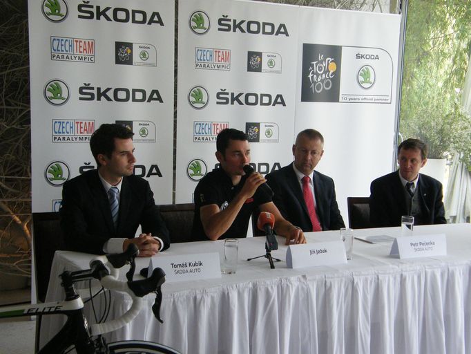 Tisková konference Jiřího Ježka před Tour de France 2013. Paralympijský cyklista bude předjezdec v 11. etapě TdF.