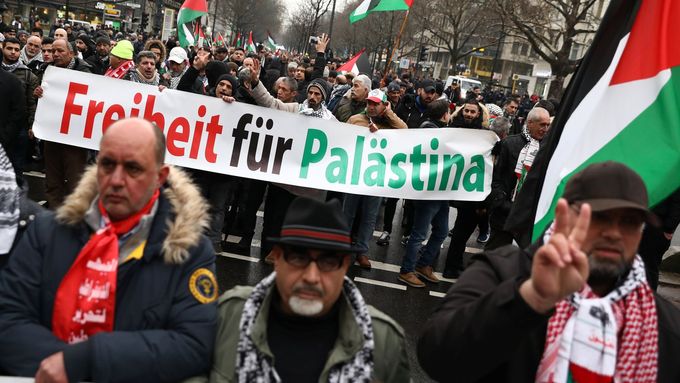 Propalestinské protesty v Berlíně
