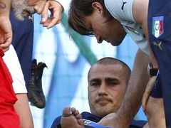 Italům chybí zraněný kapitán Fabio Cannavaro.