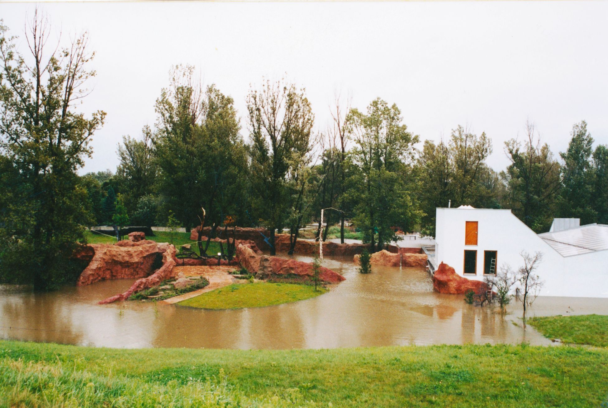Zoo praha povodně 2002