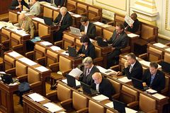 Sněmovnou prošel návrh, jak regulovat práci lobbistů