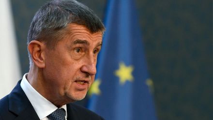 Babiš: Uzavřeme hranice, nepůjde vycestovat, šíření koronaviru může být trestný čin