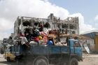 Sebevražedný útočník v autě zabil tři lidi v somálském Mogadišu, k útoku se přihlásil Šabáb