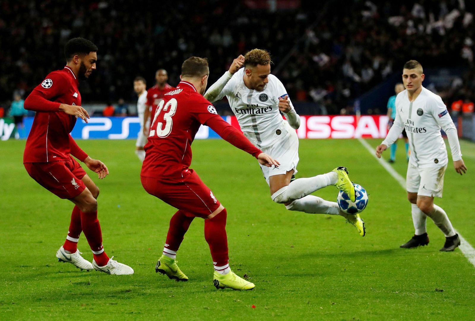 fotbal, Liga mistrů 2018/2019, Paris St. Germain - Liverpool, Neymar a jeho parádní trik
