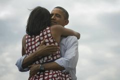 Další 4 roky, tweetnul Obama světu. A slíbil lepší časy