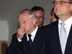 Ministr financí Eduard Janota a eministr financí Miroslav Kalousek. Momentálně spojenci