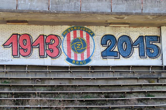 Legendární fotbalový stadion Za Lužánkami v Brně.