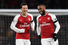 Petr Čech má už 197. nulu, Arsenal deklasoval Huddersfield. City zachraňovalo vítěznou šňůru