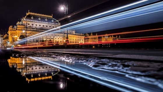 Praha jako v zrcadle. Po dešti je město nádherné, ukazuje fotograf