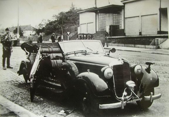 Mercedes Benz 320 Cabriolet-B z roku 1938 po atentátu na říšského protektora Heydricha.