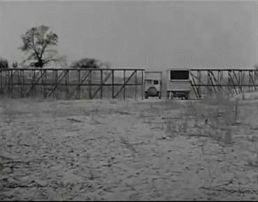 9/12| Fotogalerie: Žít jako kaskadér / Zákaz použití ve článcích!!! / Němé filmy / Buster Keaton na motorce