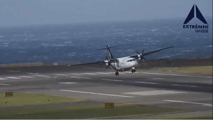 Extrémní letiště - Vzrušující přistání do země Pána prstenů. Dráha ve Wellingtonu je obklopena mořem