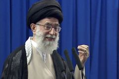 Západ může porušovat jadernou smlouvu, varuje Chameneí