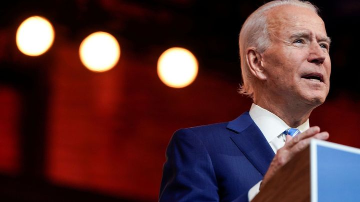 Spojené státy čeká těžká zima, vydržme v boji s virem, řekl v projevu Biden