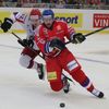 Hokej, České hokejové hry, Česko - Rusko: Ivan Rachůnek (vpravo) - Jevgenij Kuzněcov