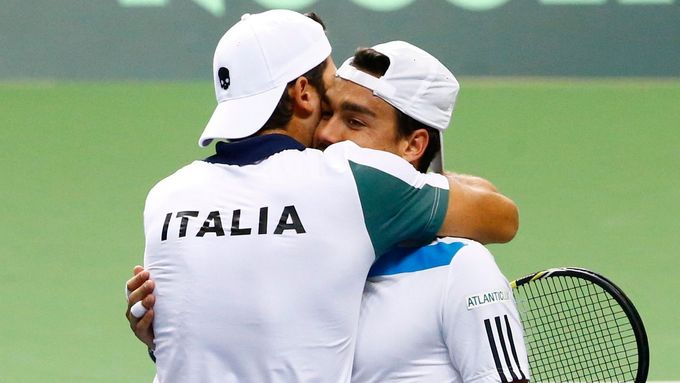Simone Bolelli a Fabio Fognini udrželi šance Italů na finále Davis Cupu